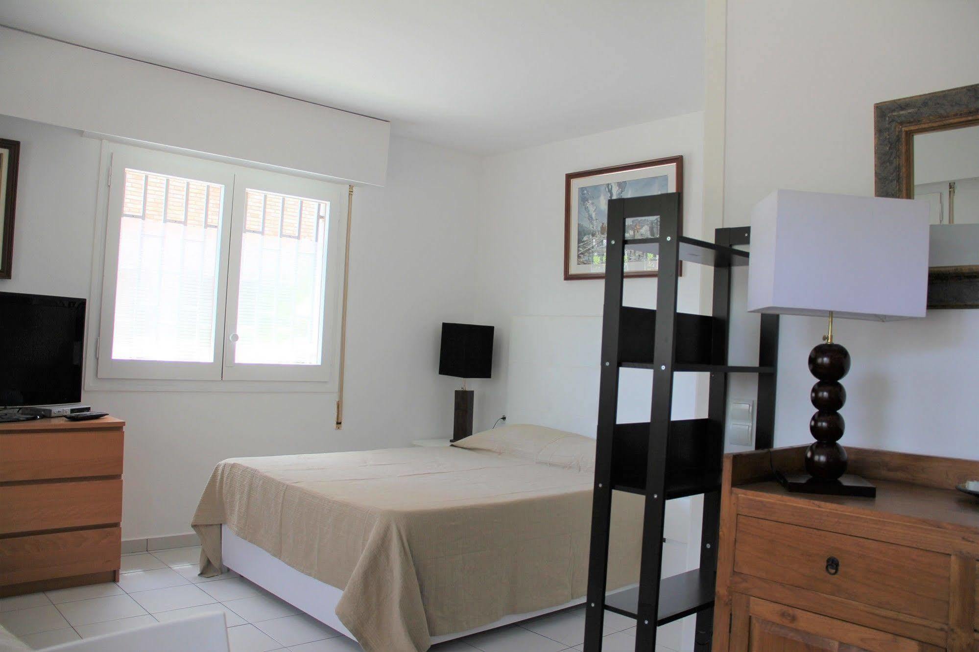 Hotel Globos 2*